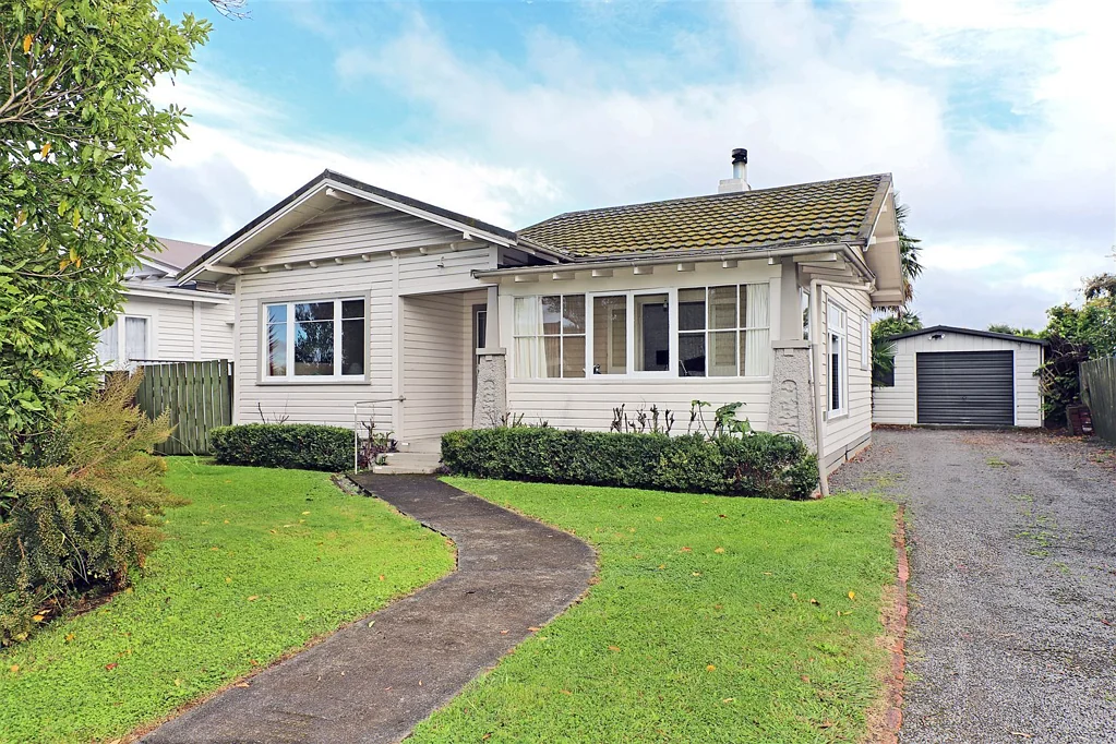 Saint Leonards 2 Bedroom Charm and Location