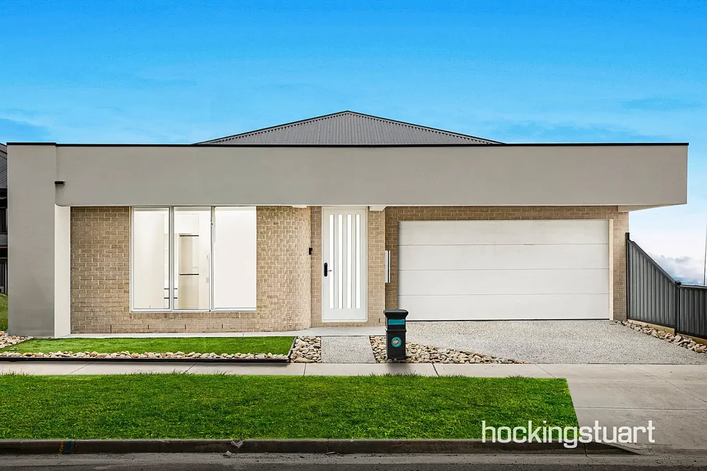 18 Pasilla Circuit, Mickleham, VIC 3064