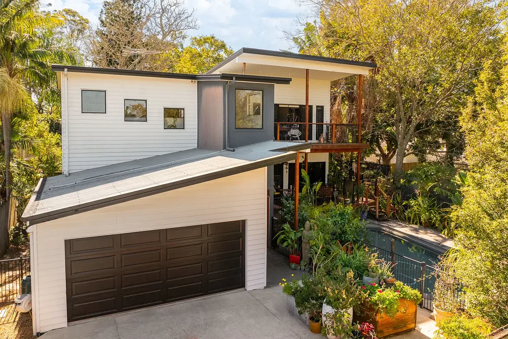 Clontarf 4 Bedroom A PRIVATE ARCHITECTURAL SANCTUARY IN THE HEART OF CLONTARF