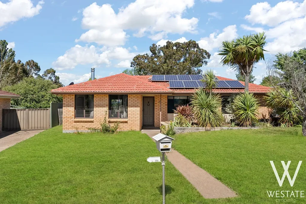 10 Willman Place, South Bathurst, NSW 2795