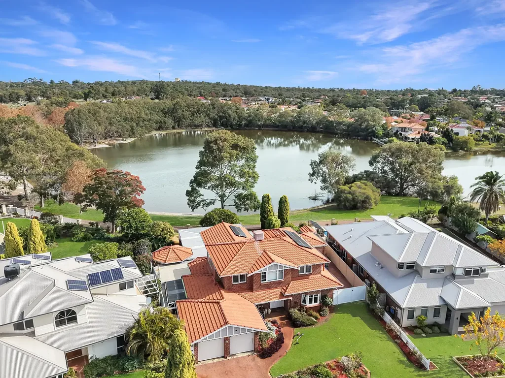 Ballajura 5 Bedroom Stunning Timeless Lakefront Home on 1008sqm just 12km from the Perth City.
