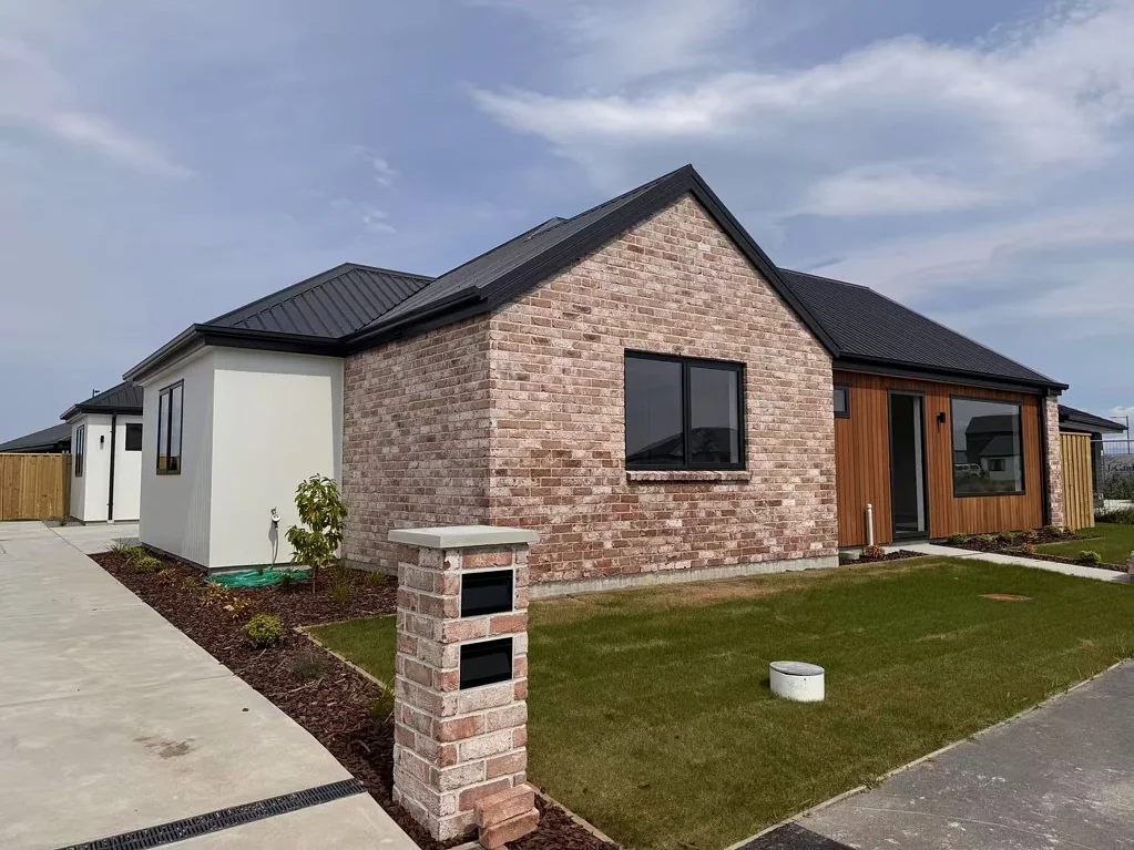 Rolleston 5房  Two Kitchens, Two Families, One Roof