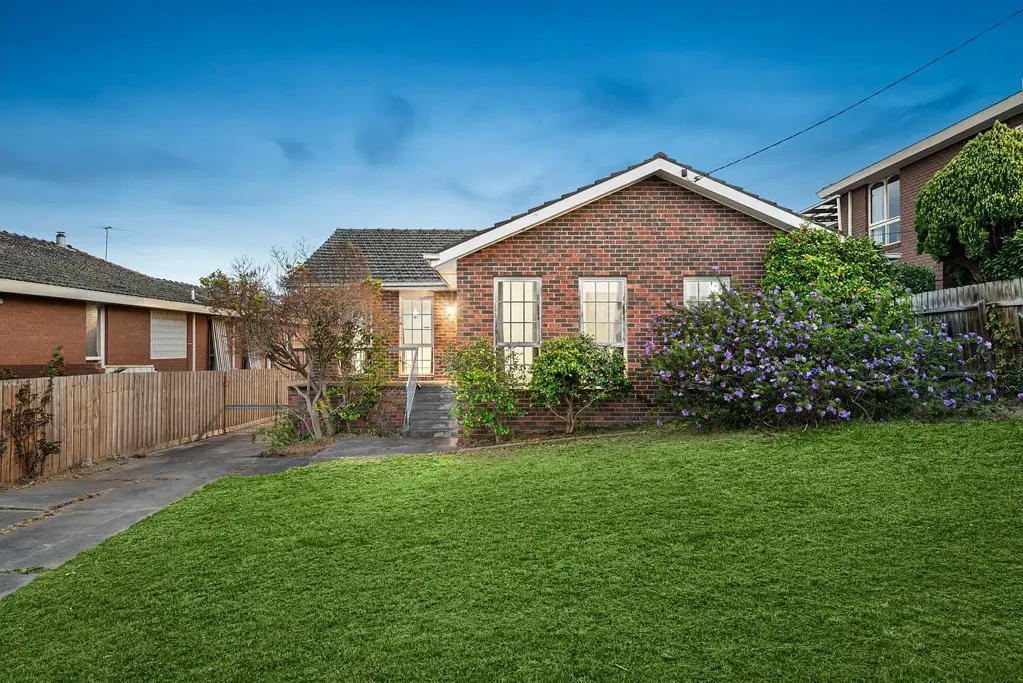 Fully Renovated Family Home in Prime Doncaster Location