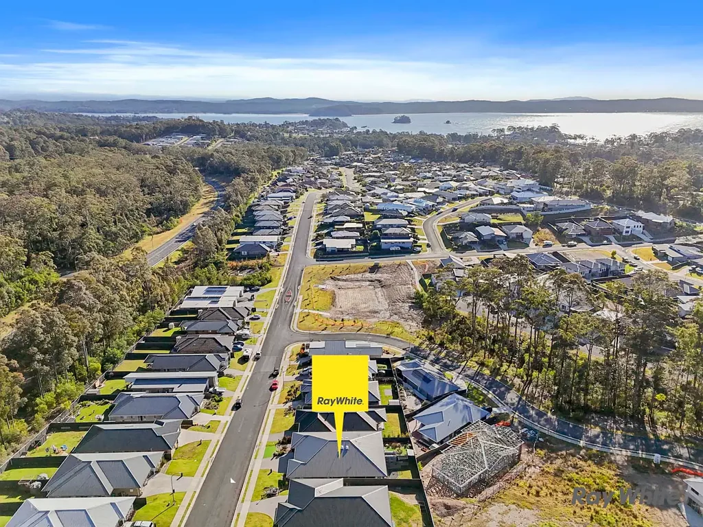 2/33 Freycinet Drive, Sunshine Bay, NSW 2536