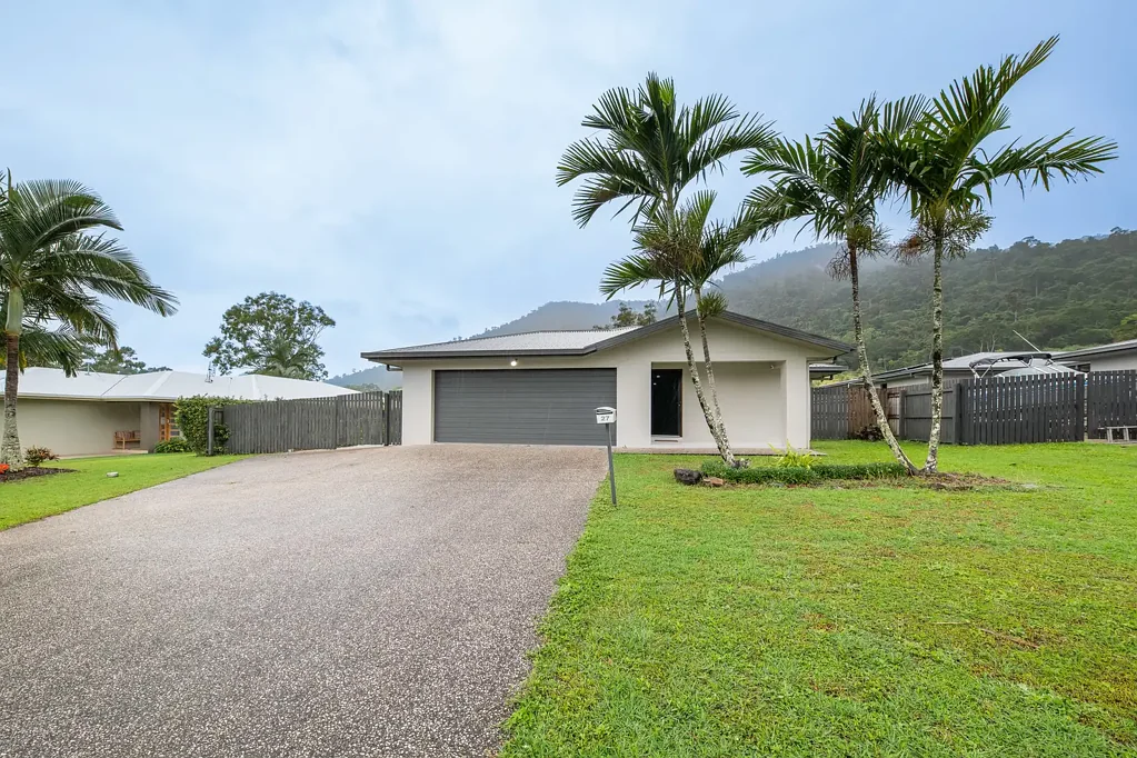 Cannonvale 4બેડરૂમ Light Filled Family Living in One of Cannonvale's Favourite Streets