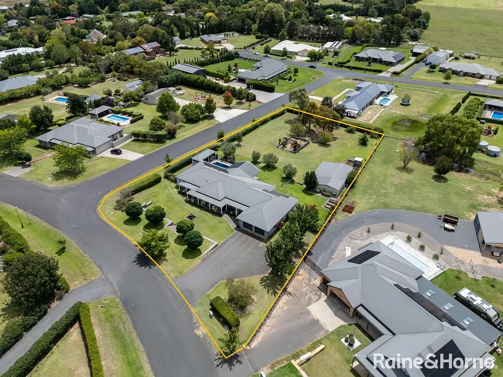 63 Blue Ridge Drive, White Rock, NSW 2795