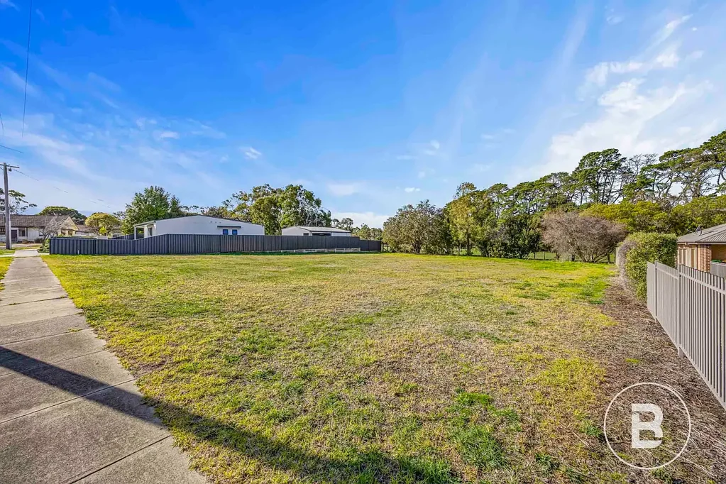 Hamilton Spacious Lot with Ample Opportunity