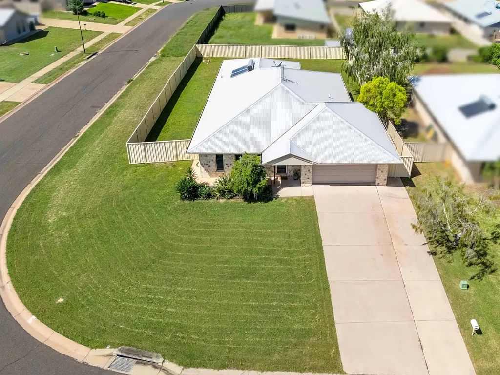 10 Blue Gums Drive, Emerald, QLD 4720