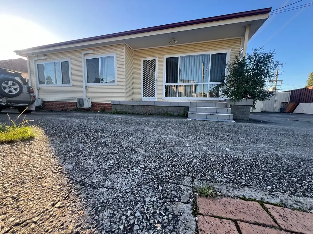 COMPLETELY RENOVATED PROPERTY IN THE HEART OF CANLEY HEIGHTS