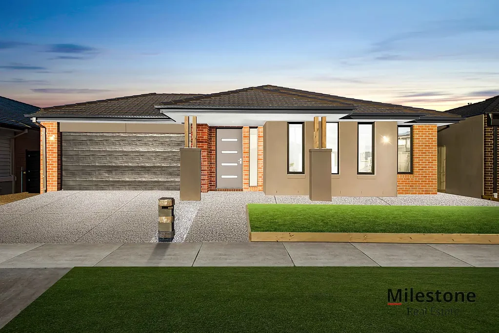 Lara 4 Slaapkamer Large Block with Modern Comfort and Convenience in the Heart of Lara!!