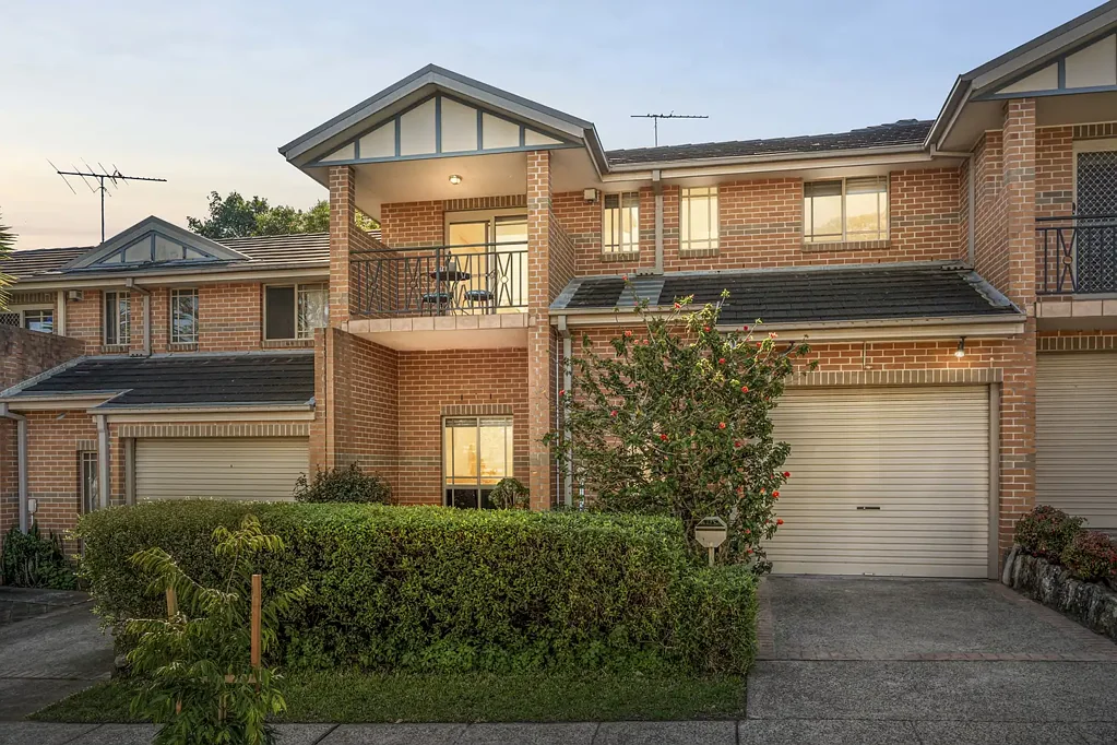 North Strathfield 2 Slaapkamer Renovated North Facing Townhouse in Prime North Strathfield Location