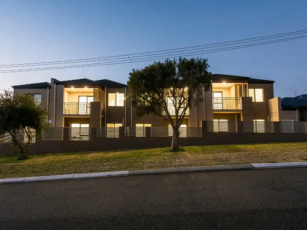 2/10 Wychcross Street, Westminster, WA 6061