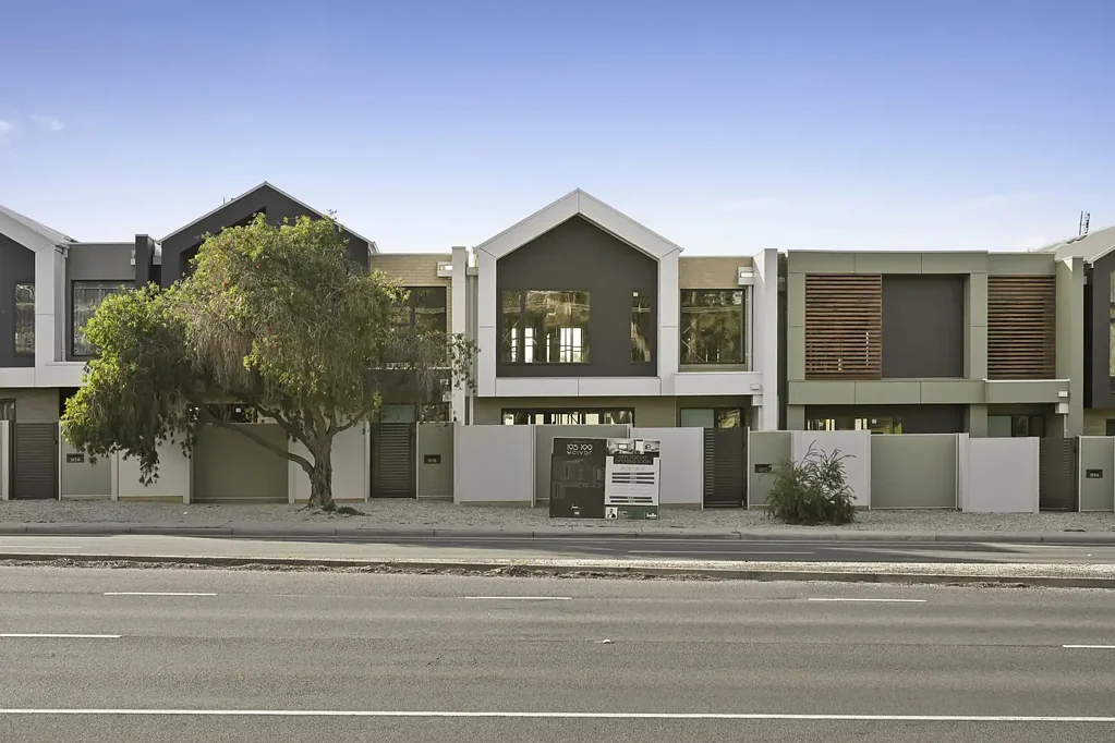 Strathdale 4Habitaciones Superb brand new boutique double storey townhouse on McIvor Road