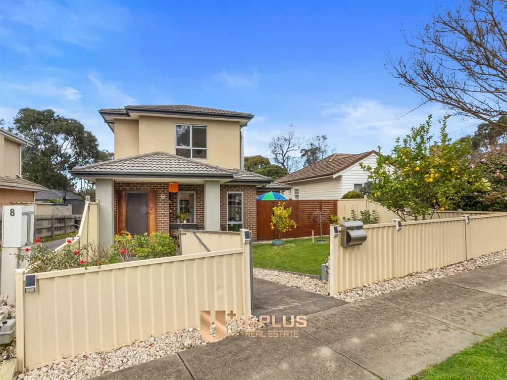 Mitcham 3Moenga Smart, Stylish & Exceptionally Equipped Home - Front Residence in a Boutique Pair