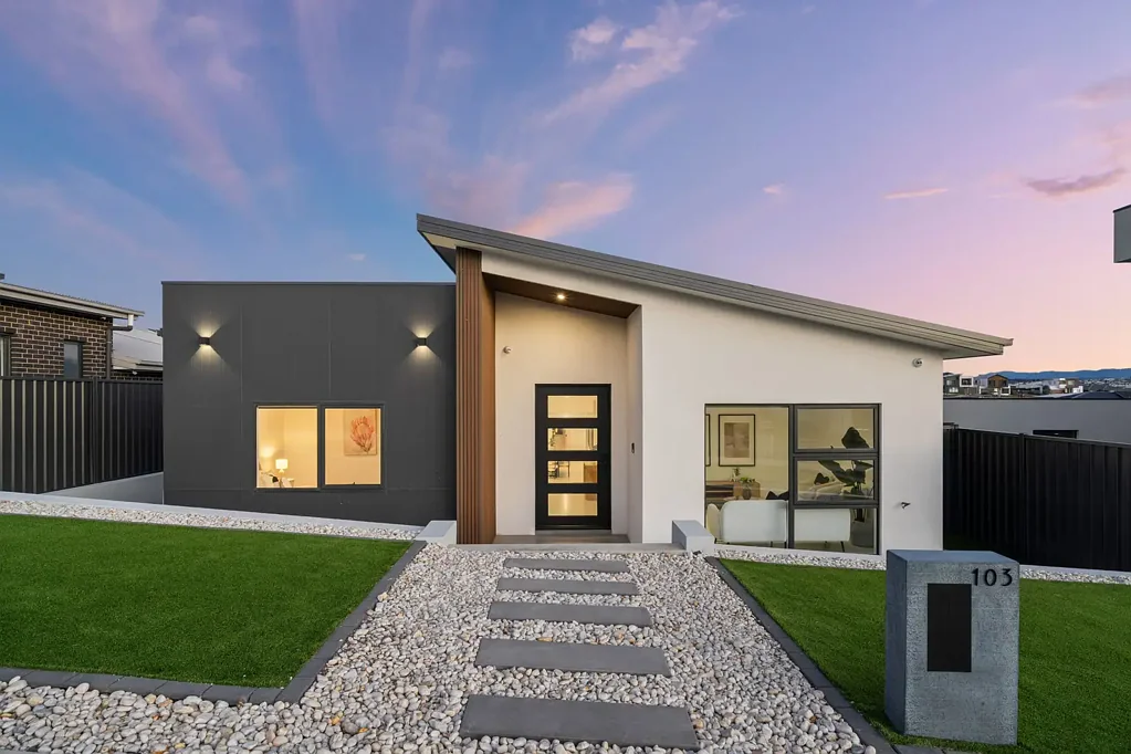 Whitlam 4ห้องนอน Modern comfort and thoughtful design - A home to fall in love with