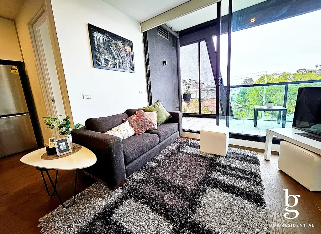 Essendon 1 Bedroom Stylish North-Facing Apartment in Prime Essendon Pocket – Includes Fridge & Washer