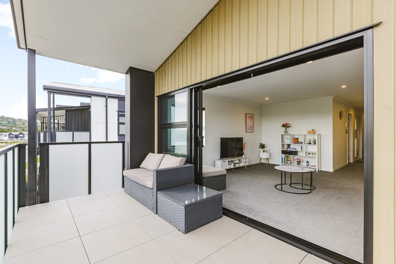 Flat Bush 2Zimmer Price Reduced-Premium 2 bed Penthouse in Ormiston