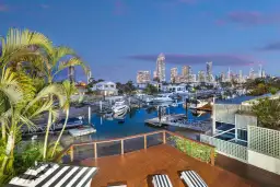 5 Buccaneer Court, Surfers Paradise