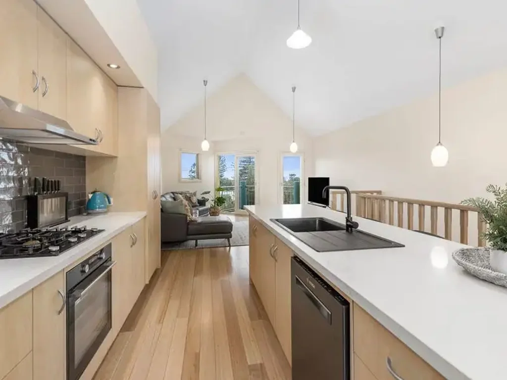 Ocean Views - 3 Bedroom Apartment Fully Furnished