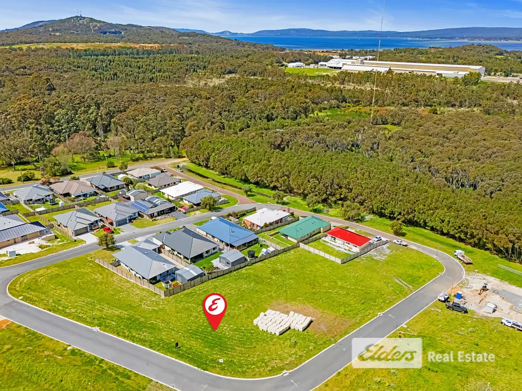 Gledhow Corner Block in Quiet, Family-Friendly Estate