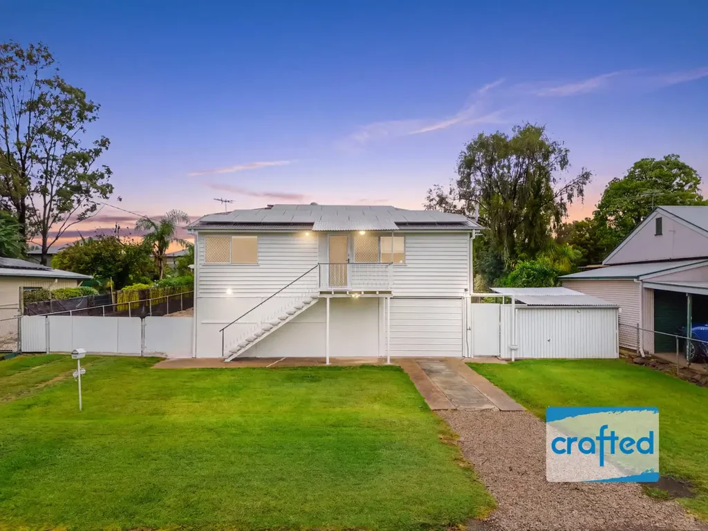 Bundamba 3બેડરૂમ Upstairs Comfort, Downstairs Potential – The Perfect Flexible Home + SIDE ACCESS with SHED