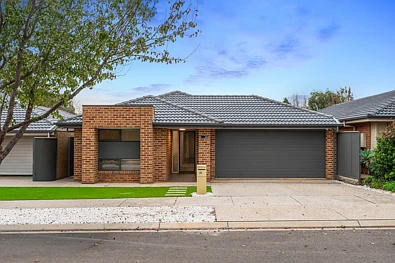 Blakeview 3Zimmer Modern Home for Living or Good Investment on Self-Managed Super Fund