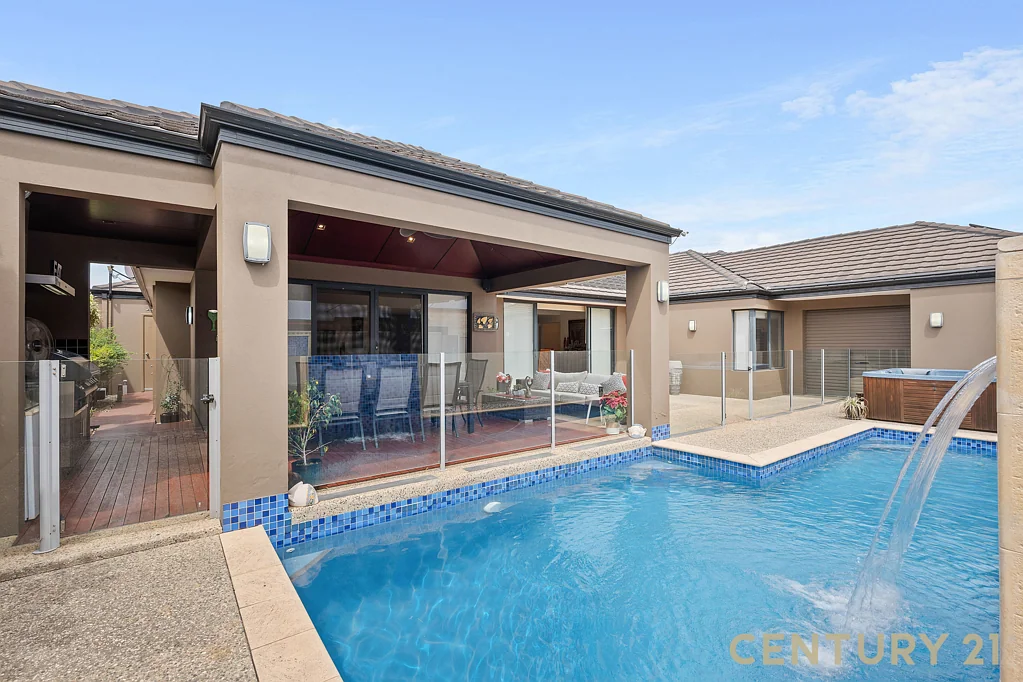 6 Harmony Avenue, Atwell, WA 6164