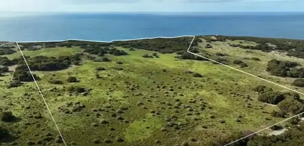 Porky Flat  40.7 Ha of Kangaroo Island coast & 1 km (approx.) of absolute sea frontage. Flexible development approvals in place.