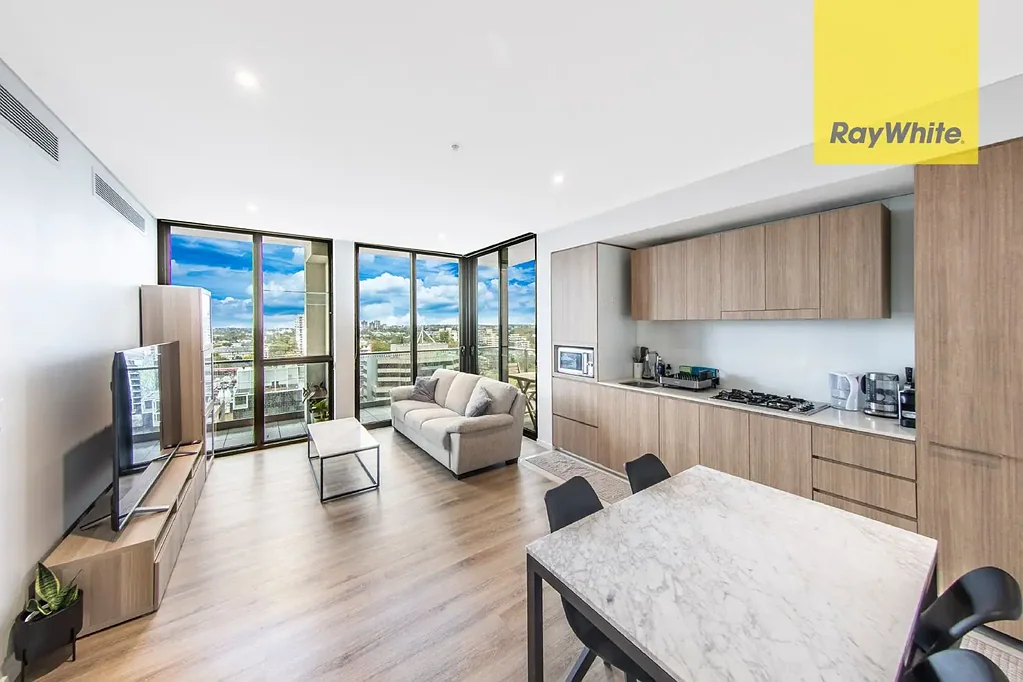 FULLY FURNISHED TWO BEDROOM APARTMENT WITH VIEWS - V BY CROWN BUILDING (AKA 1718/45 Macquarie St)