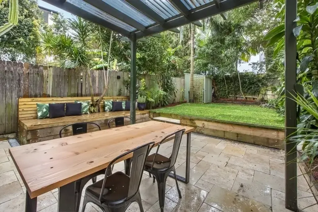 Feels Like a House - Ground Floor Apartment in Bondi