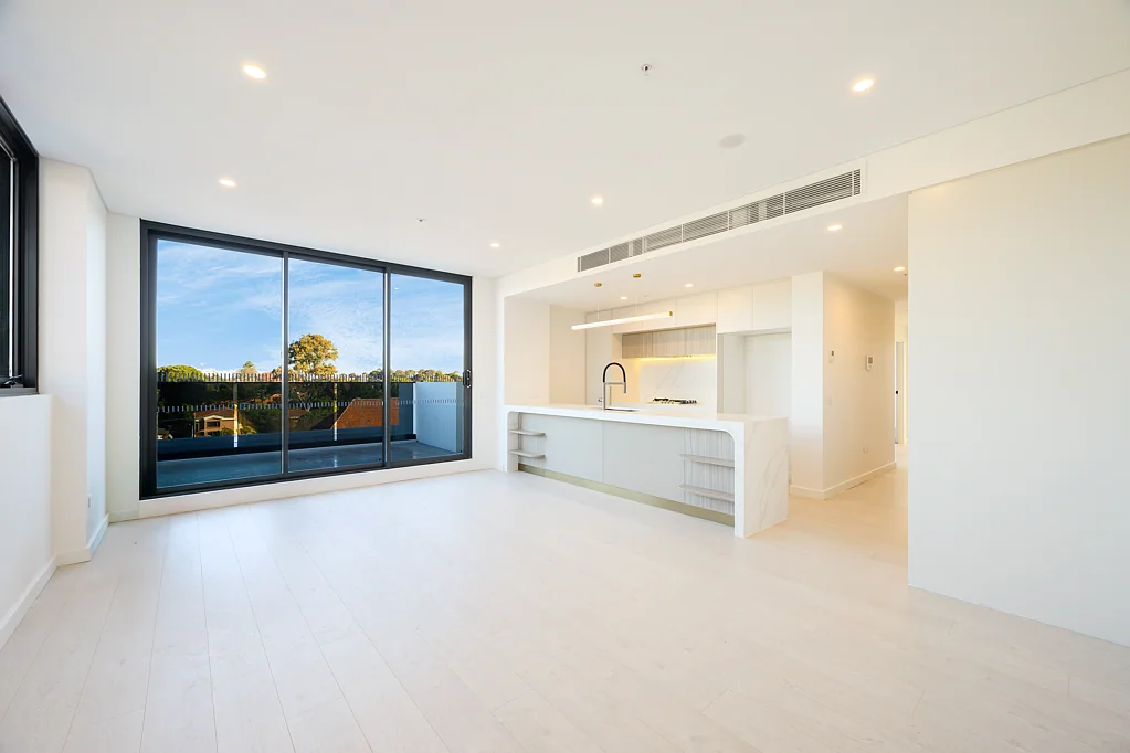 Burwood Penthouse 3 bedrooms with panoramic open views, ready to move in