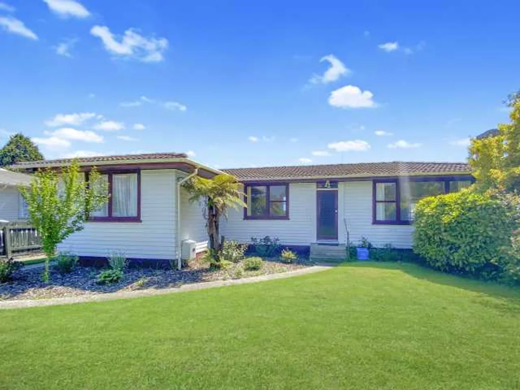 Fenton Park 3房  Reinstate this 3 bedroom home to the original 4 .