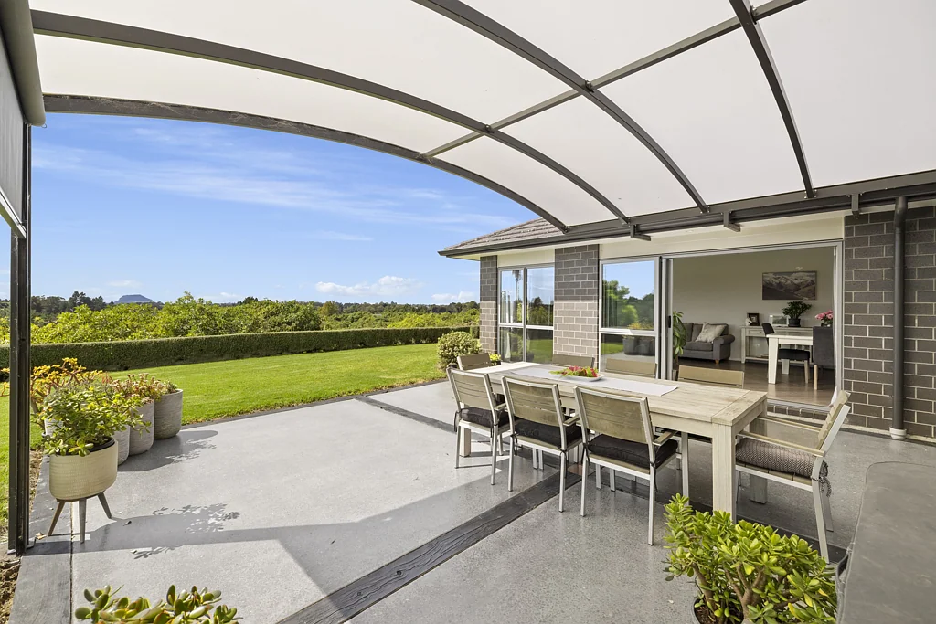 Te Puna Private Te Puna lifestyle with space and views