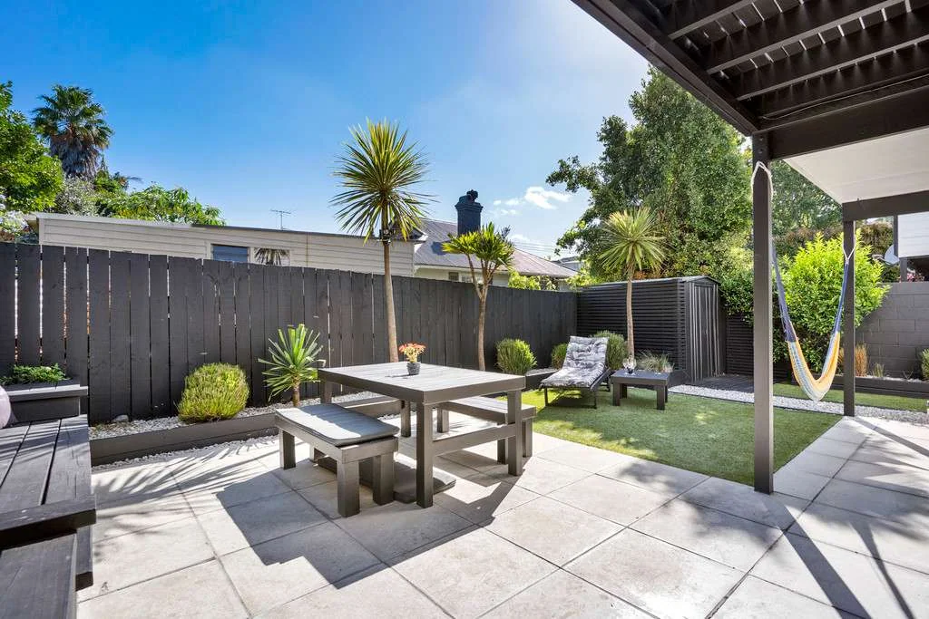 North-Facing Remuera Living in Double Grammar Zone