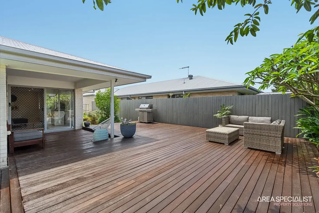 Jacobs Well 3ਬੈੱਡਰੂਮ Effortless Low-Maintenance Coastal Living with Side Access