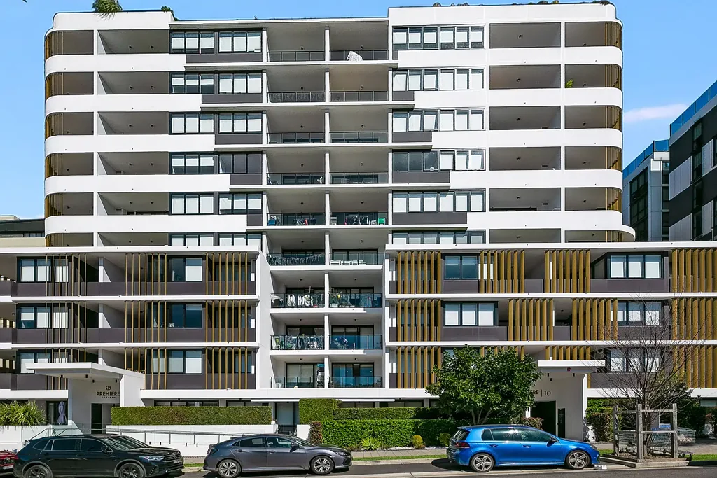 Kogarah 实用单身公寓 独立浴室 采光充足 屋顶烧烤 公共区域 步行8分钟火车站 靠近海滩 学校便捷 Affordable Studio with Strong Rental Return & Lifestyle Convenience