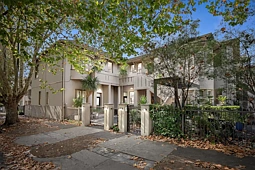 1/19A Dickens Street, Elwood