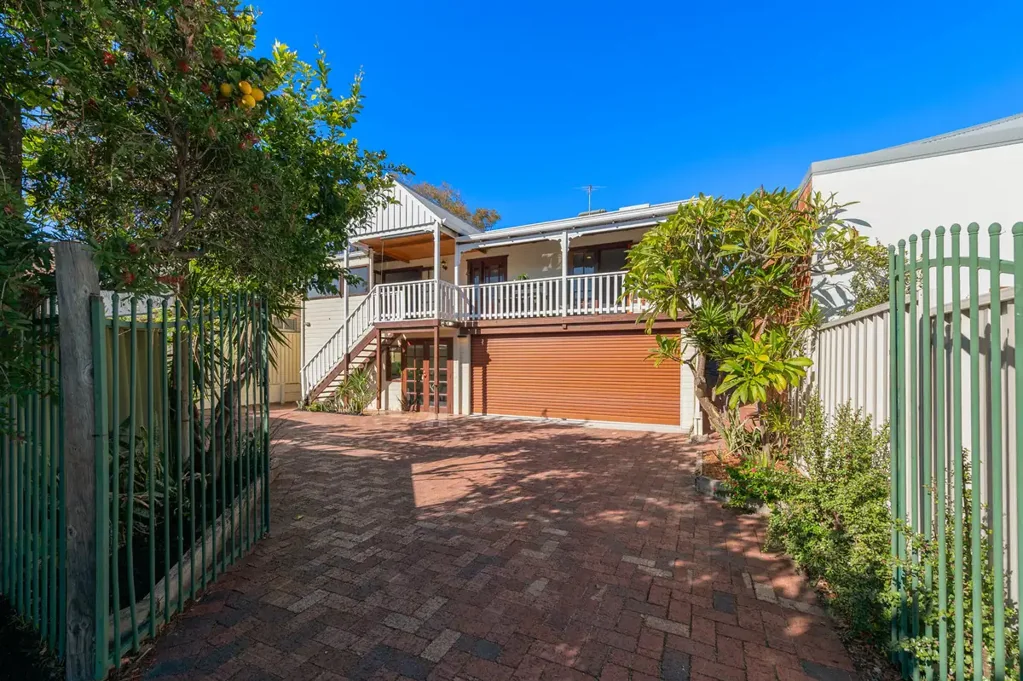 Maylands 3房  Riverside Queenslander with Self-Contained Studio