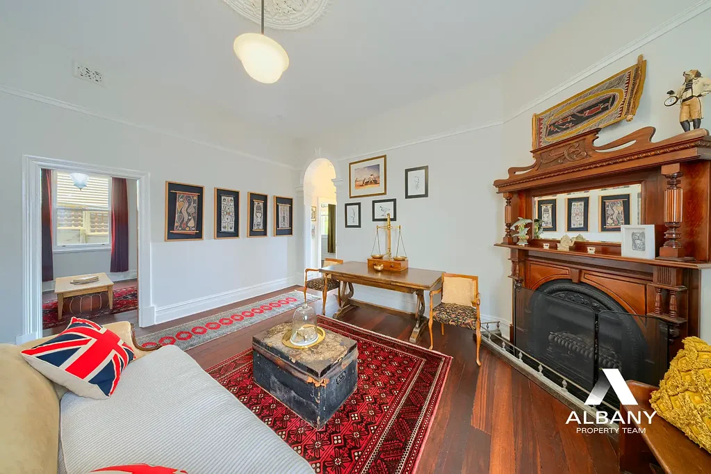 Albany 3房  CHERISH THE VIEWS, LIFESTYLE & HISTORY