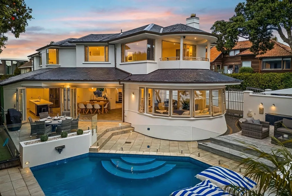Takapuna 4कमरा Substantial Minnehaha Avenue Residence