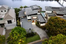 5059 Emerald Island Drive, Carrara