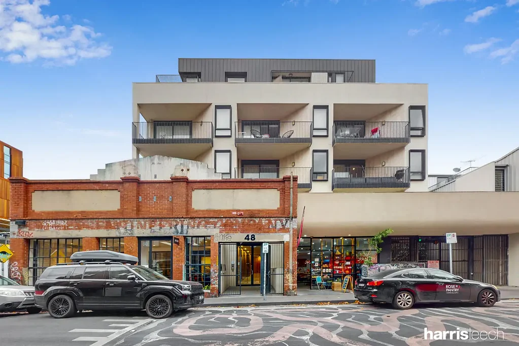 Fitzroy 1房 墨尔本核心地段 一居室公寓 采光充足 开放式空间 精品厨房 宽敞卧室 私人露台 Stylish Inner-City Living in the Heart of Fitzroy