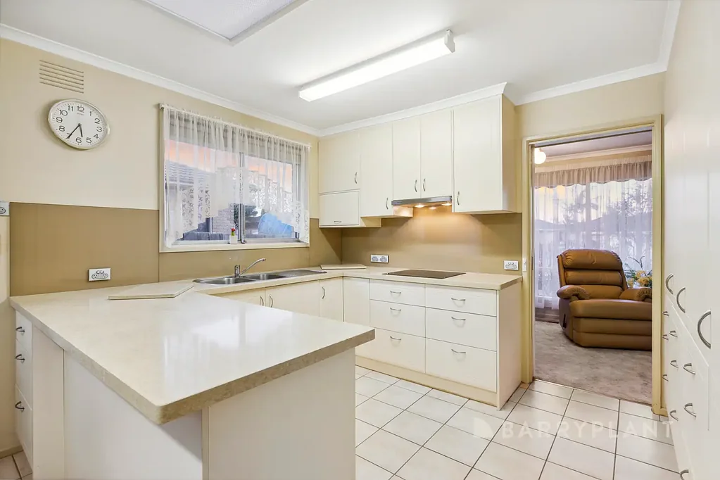 54 Aberdeen Drive, Dandenong North, VIC 3175