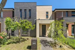 13 Crimson Grove, Clayton South