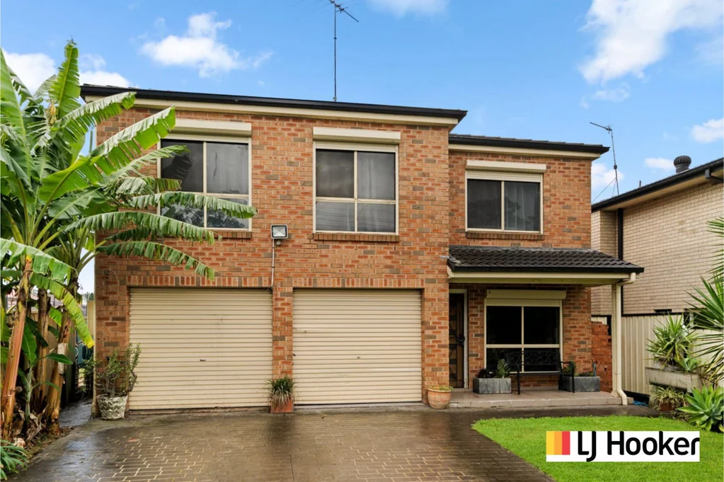 Riverstone 5房 五卧奢宅 主卧带套 现代厨卫 开放空间 近铁商圈 Charming Double-Level Home - Walk to Station and Shops