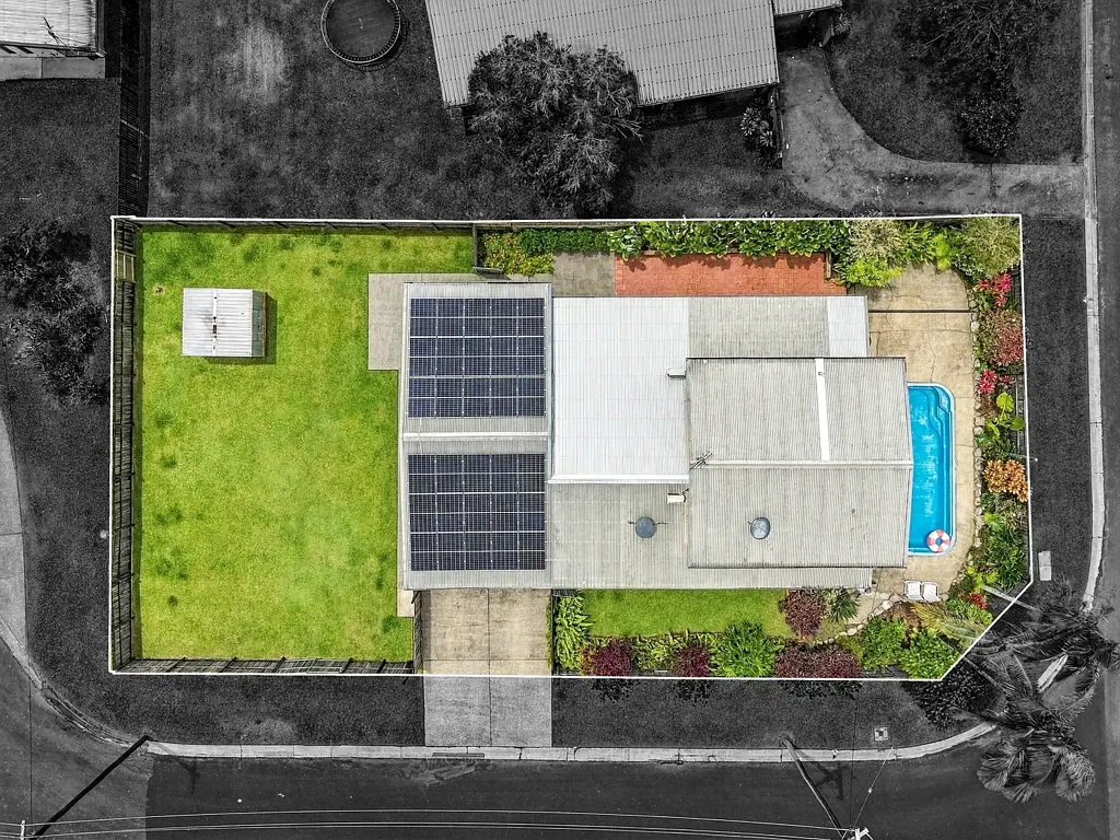 Woree 4कमरा Room to Grow on a Corner Double Block in a Quiet Close
