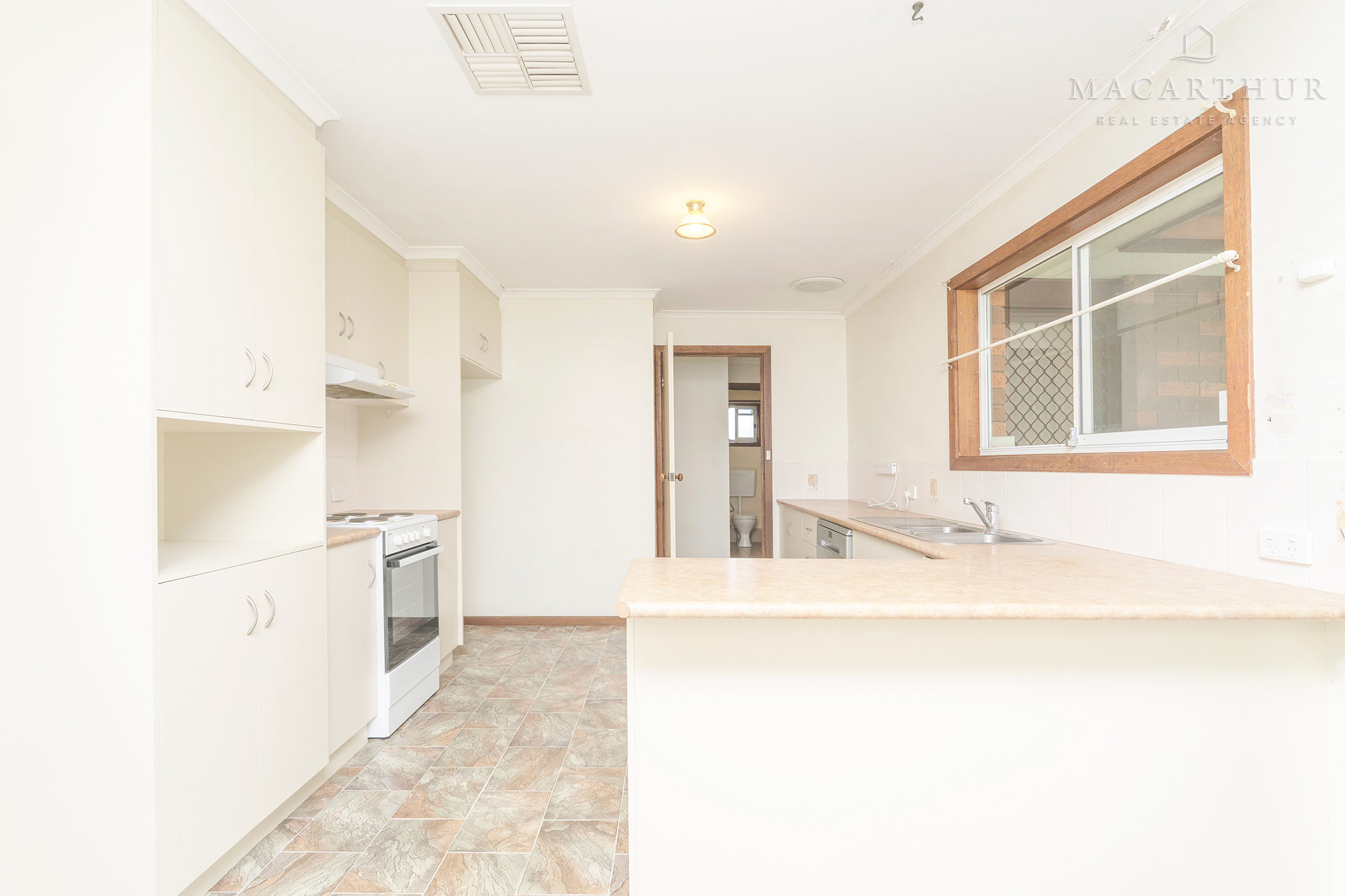 13 BANDERA AV, GLENFIELD PARK NSW 2650, 0 habitaciones, 0 baños, House