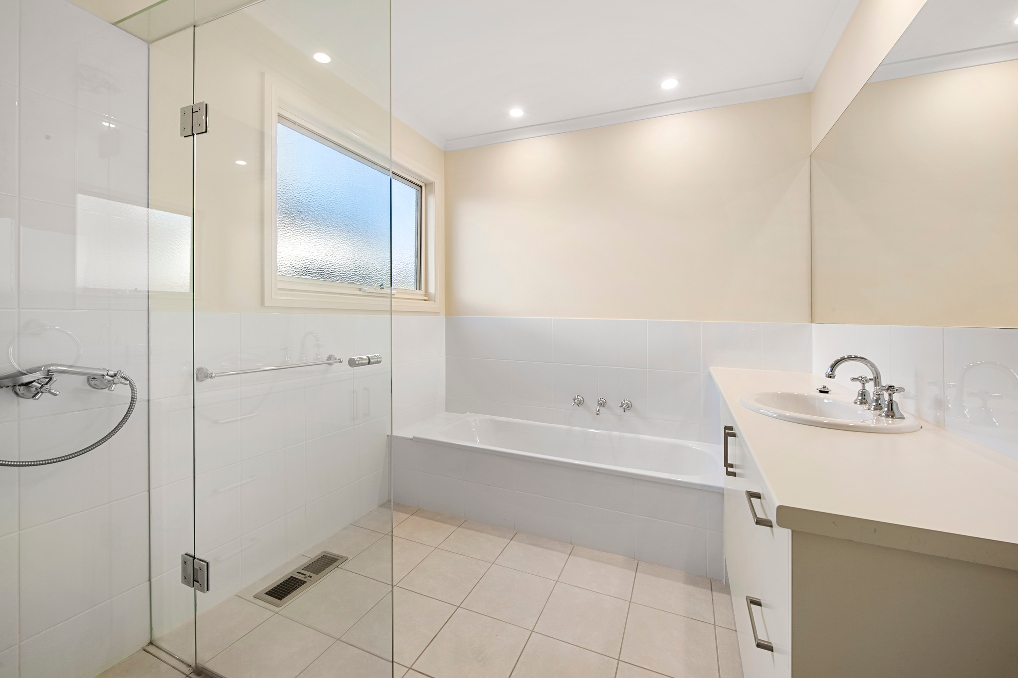 40-42 HULL RD, CROYDON VIC 3136, 0 chambres, 0 salles de bain, House