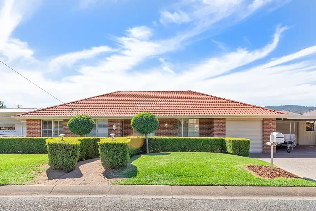 Tamworth 3कमरा METICULOUSLY MAINTAINED AND PRESENTED FAMILY HOME!