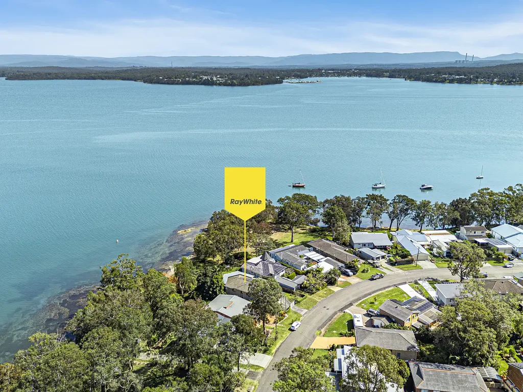 Summerland Point 3 Bedroom Ultimate Lakeside Living on the Waterfront Reserve